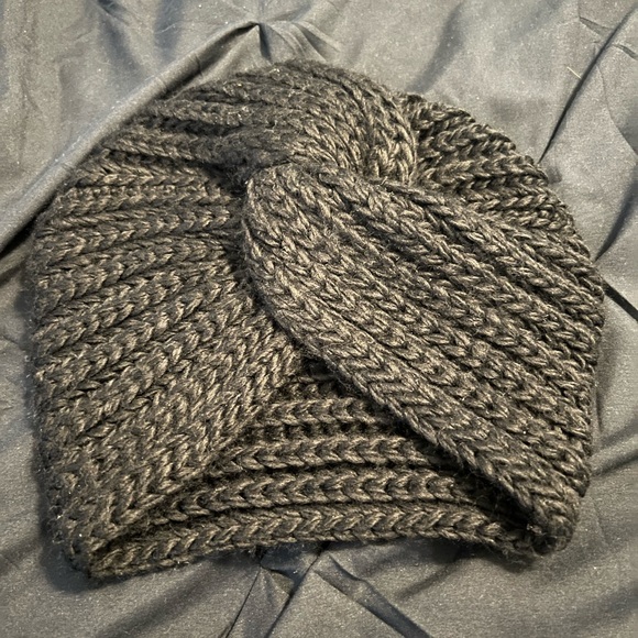 Set of 4 hats NWT & NWOT - Picture 2 of 5